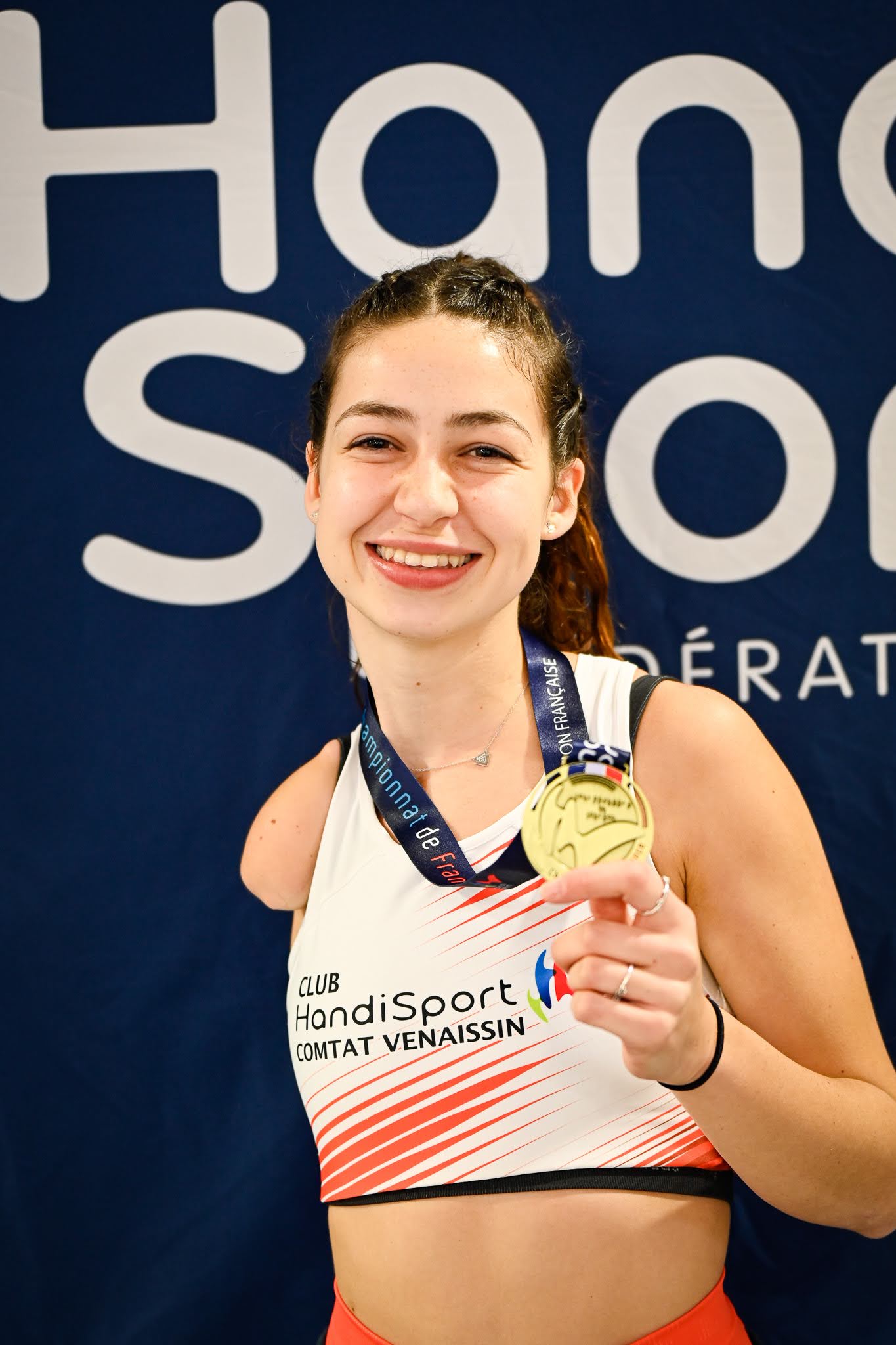 Cloé, para athlète amputé d'un bras suite à un cancer