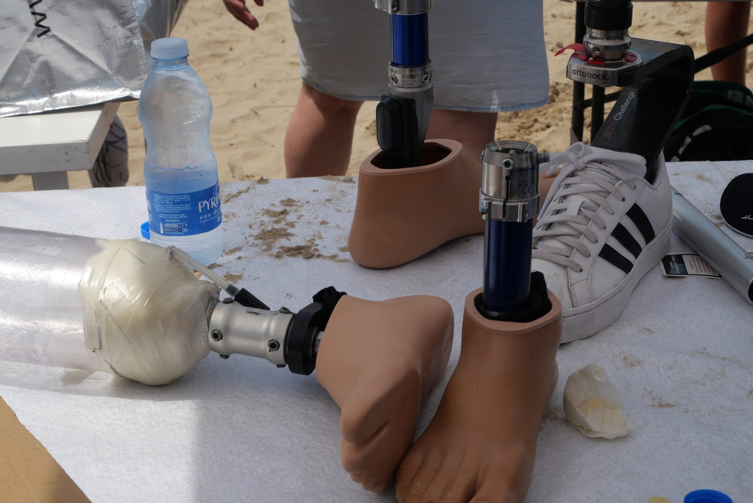 pied et prothèse sportive pour personne amputée